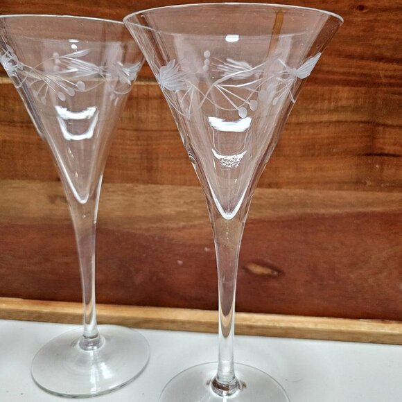 3 Vintage Flowers Crystal Wine Glasses 7.5" made in Romania etched leaf garland - Picture 2 of 11
